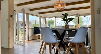 4 Personen Chalet Ufergrundstück, mit Parkplatz und eigenem Angelplatz, Canoe