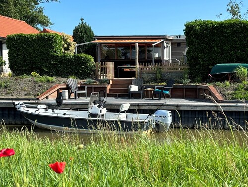 4 Personen Chalet Ufergrundstück, mit Parkplatz und eigenem Angelplatz, Canoe