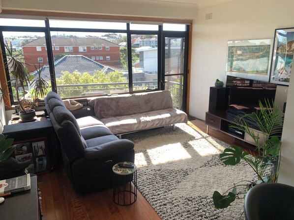Smart TV - Comfortable beach apartment Maroubra (Maroubra)