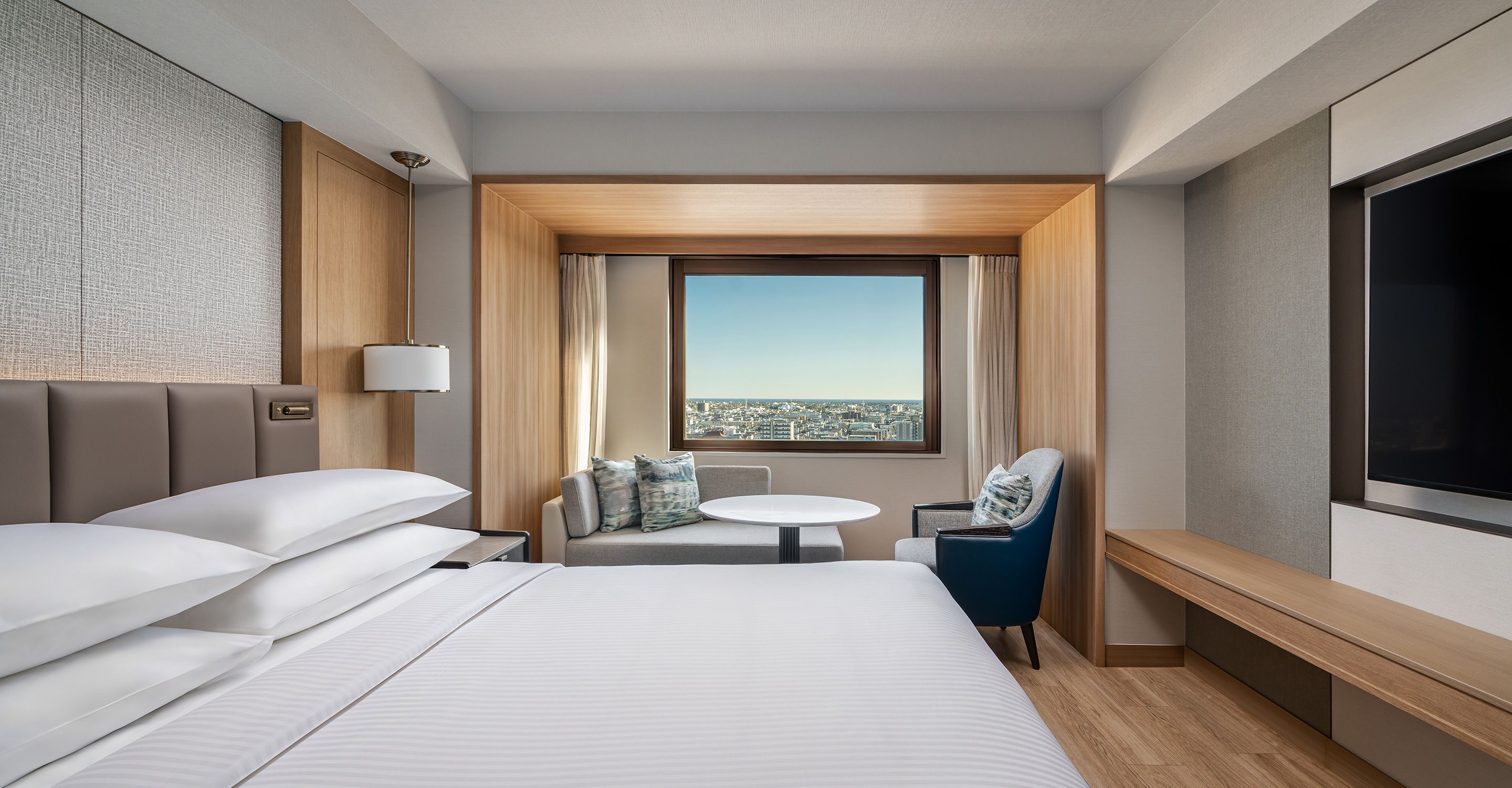 Soundproofing, free WiFi