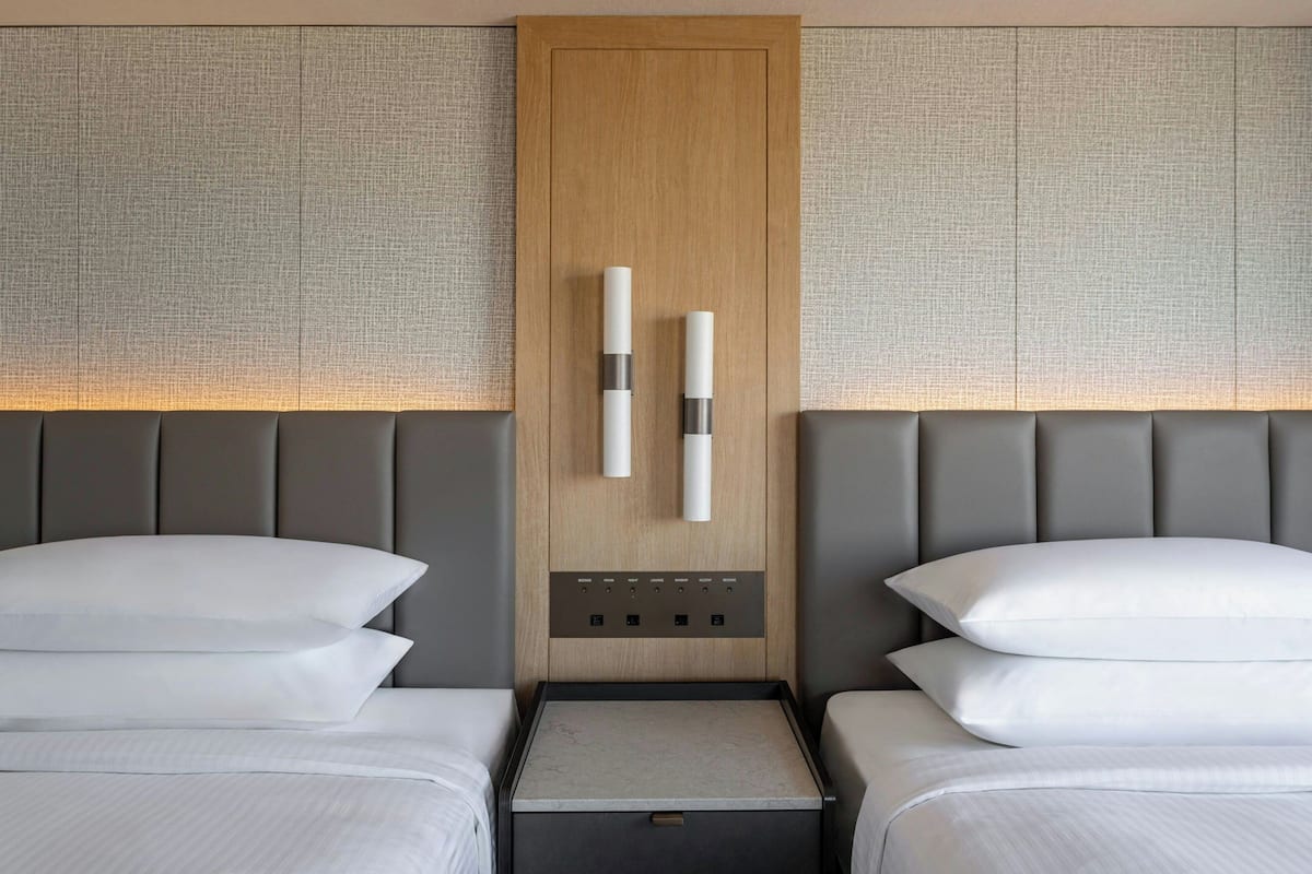 Soundproofing, free WiFi