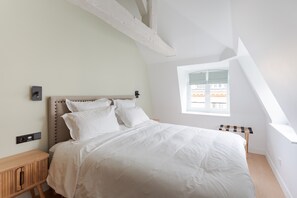 1 bedroom, iron/ironing board, travel crib, WiFi