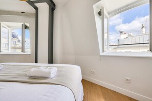 1 bedroom, iron/ironing board, travel cot, WiFi