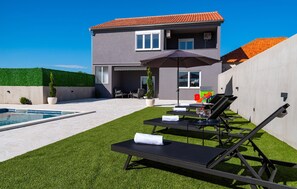 Pool - Stunning apartment in Tinj (Tinj)