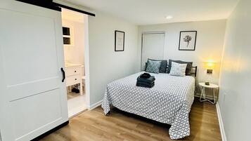 1 bedroom, iron/ironing board, travel crib, WiFi