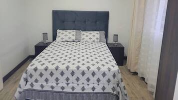 1 chambre, fer et planche à repasser, Wi-Fi, draps fournis