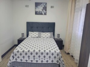 1 多间卧室、熨斗/熨衣板、WiFi、床单