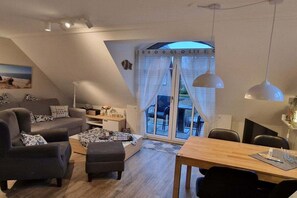Smart TV, DVD player, stereo