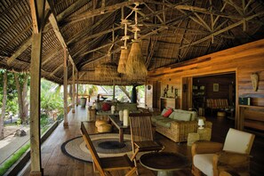 Terrace/patio - Maison Nosy Komba sur Plage (andrekarekabe)