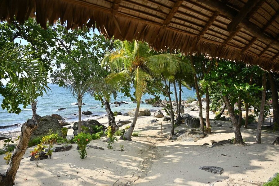 Maison Nosy Komba sur Plage beachfront house