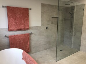 Shower, hair dryer, towels, soap - Sparkle by the Lake at this peaceful direct waterfront luxury home (Bonnells Bay)