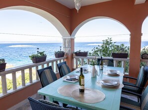 Apartment (Apartments Sea Line - Two Bedroom Apa) | Dining room