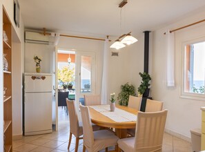 Appartement (Apartments Sea Line - Two Bedroom Apa) | Salle à manger