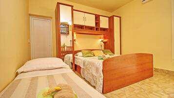 Apartment (Apartments Sea Line - Two Bedroom Apa) | 3 bedrooms, free WiFi