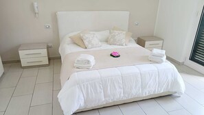 1 habitación, wifi y ropa de cama