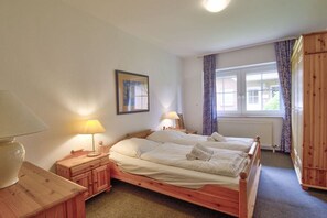 2 bedrooms, iron/ironing board, free WiFi, bed sheets - By the golf course in Wulfen on Fehmarn. (Fehmarn)