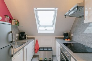 Kühlschrank, Ofen, Herdplatte, Geschirrspüler