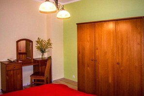 2 Schlafzimmer, Bügeleisen/Bügelbrett, kostenloses WLAN