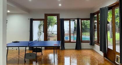 Comfy 5 Bedroom retreat stay at Melbourne!