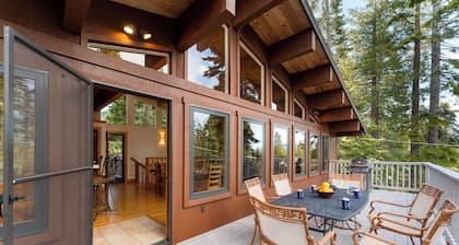 Lake + Beach Access, Pool, Tennis | Walk to Chambers | Tahoe Timber by AvantStay