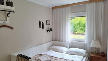 3 bedrooms, iron/ironing board, travel cot, free WiFi