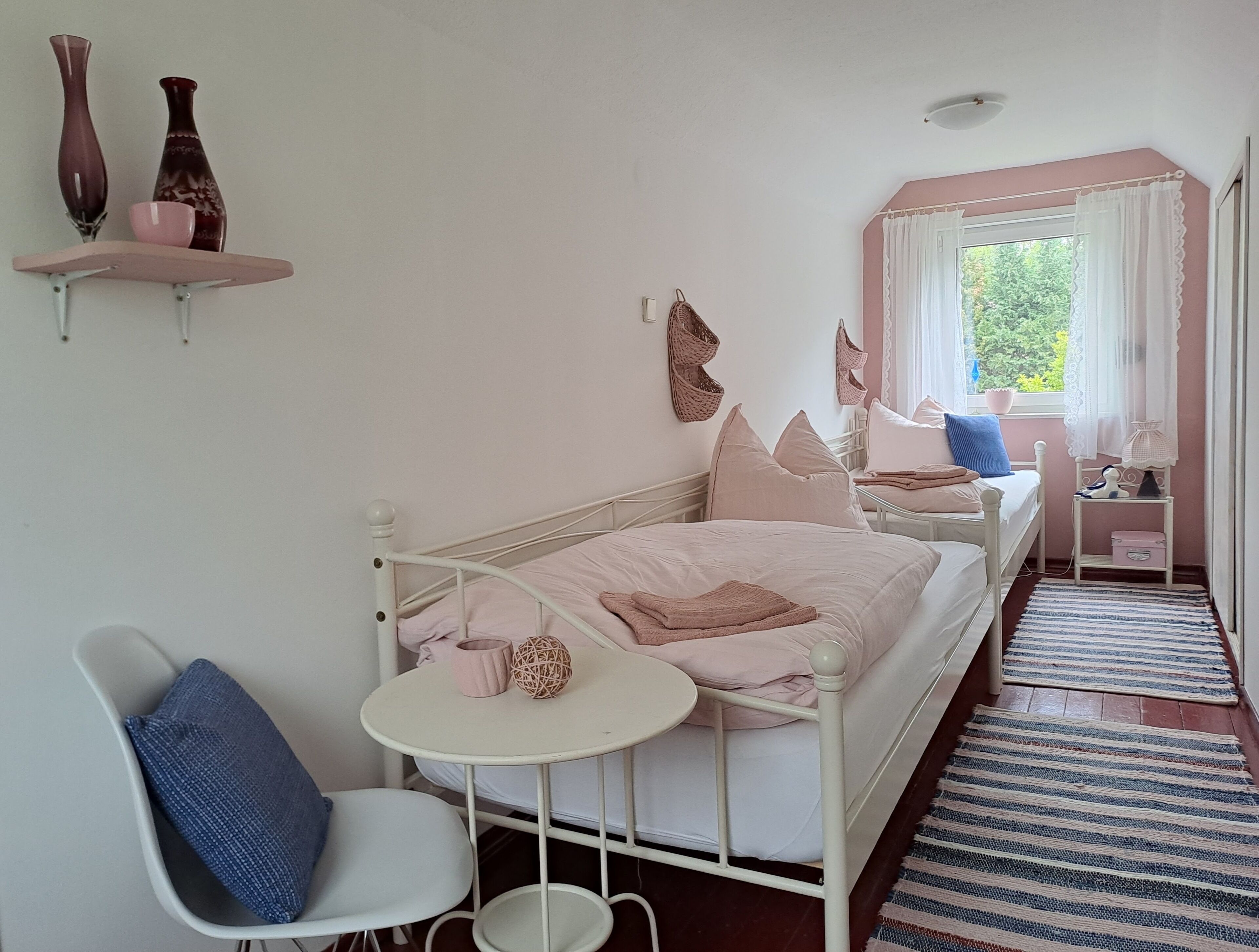 3 chambres, fer et planche à repasser, lit parapluie, Wi-Fi gratuit