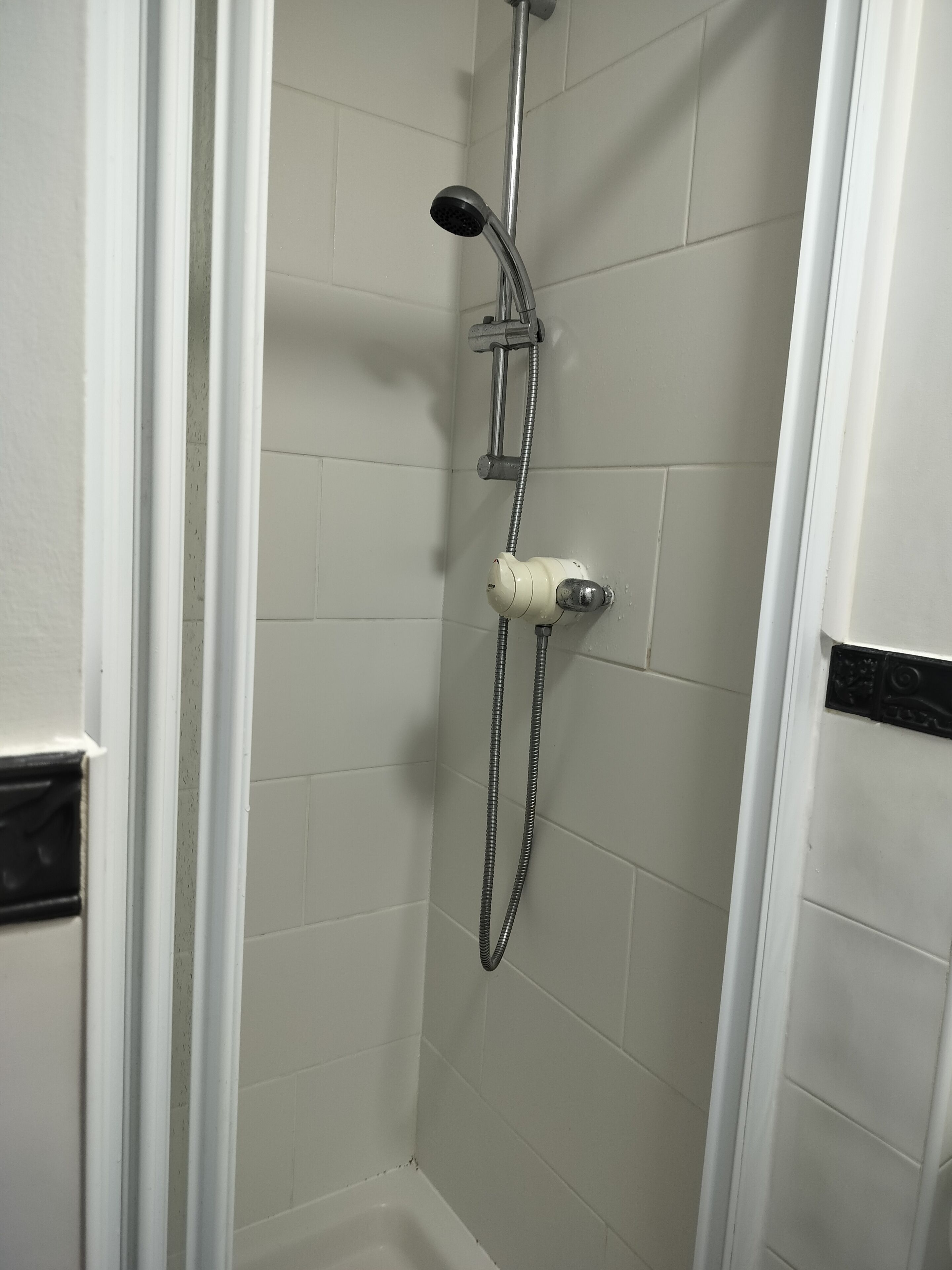 淋浴設備、提供毛巾、番梘、洗頭水