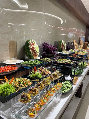 Daily buffet breakfast (SAR 48 per person)