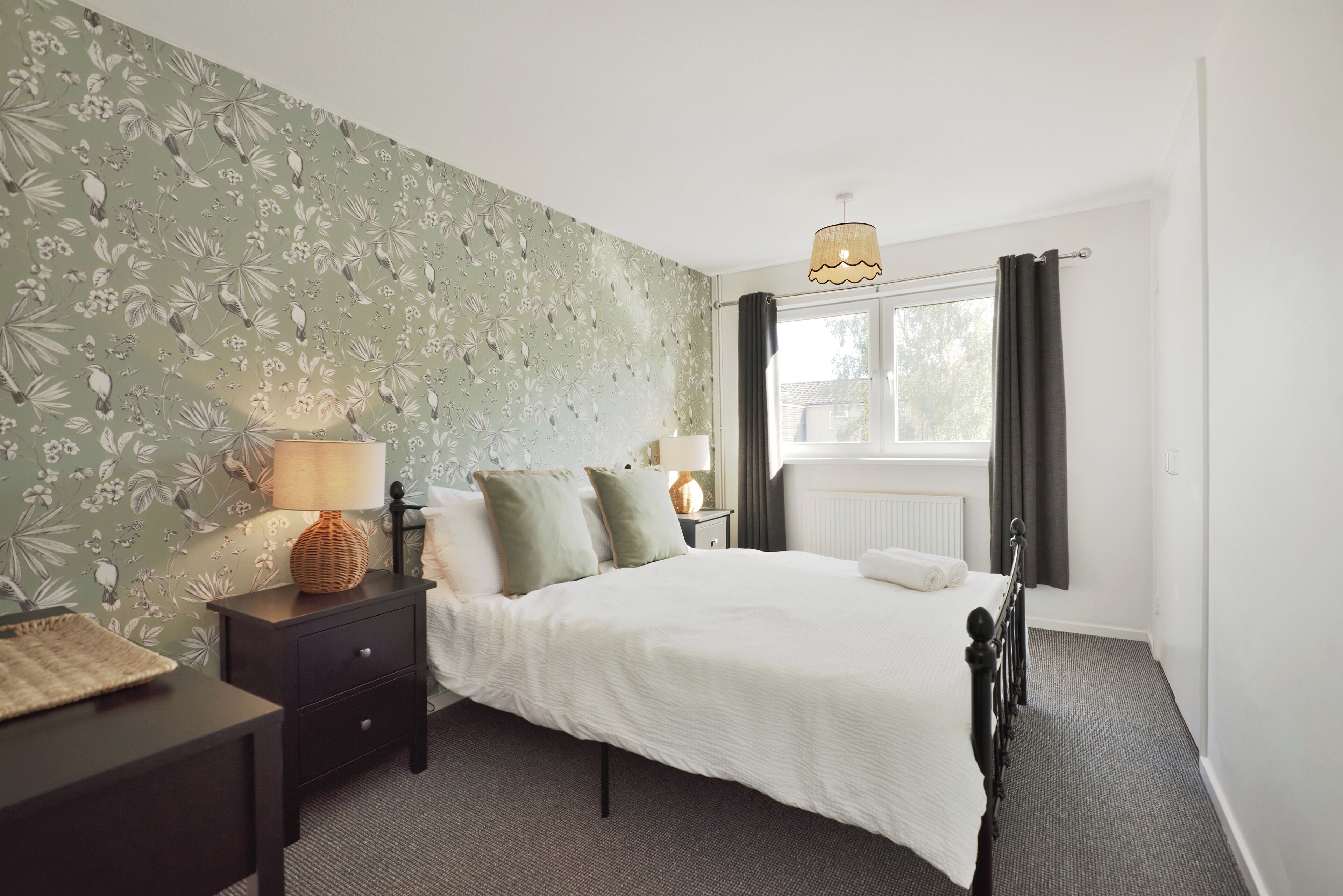 2 slaapkamers, een strijkplank/strijkijzer, reisbedje, gratis wifi