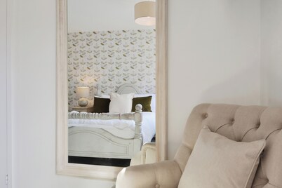 Large 2-BR  • City Home  • Free Parking  • Sleeps 6