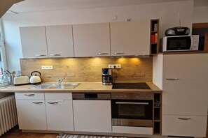 Fridge, oven, stovetop, dishwasher - de Boer Comfortable holiday residence (Jever)