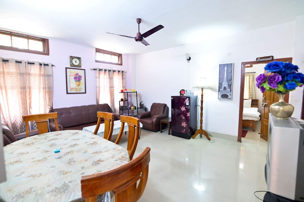 Royal Apartment | Living area