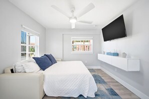 1 bedroom, in-room safe, desk, iron/ironing board