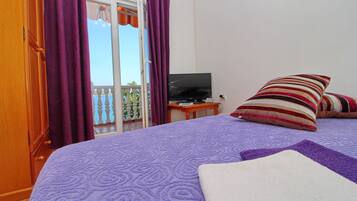 Apartment (Apartments Filipović - One-Bedroom A) | 3 bedrooms, free WiFi