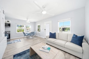 Smart TV, books, video library, stereo - Heron Lagoon, dock, pool, the Poolside Complex at Siesta Key Bungalows (Siesta Key)