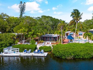 Terrace/patio - Heron Lagoon, dock, pool, the Poolside Complex at Siesta Key Bungalows (Siesta Key)