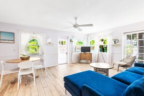 Smart TV, books, video library, stereo - Heron Lagoon, dock, pool, the Poolside Complex at Siesta Key Bungalows (Siesta Key)