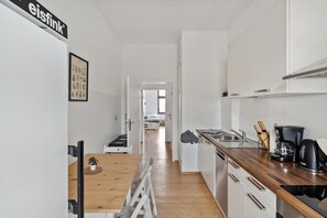 Kylskåp, mikrovågsugn och diskmaskin