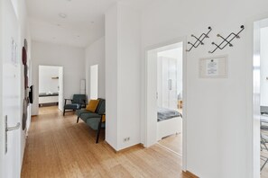 Interior - 2 loggias, 2 bathrooms, TV with Netflix, central (Leipzig)