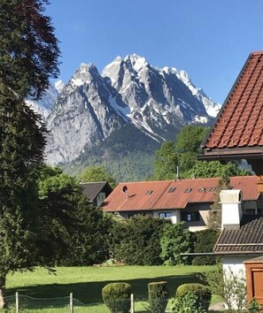 Property grounds - Vakantieappartement Aurikel (Garmisch-Partenkirchen)