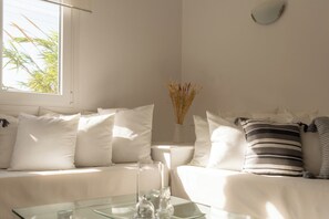 Interior - Elio A 1BDR Apt w/Garden 1 min from beach by Hospi (92WH+XQ2 Ligaria, Greece)