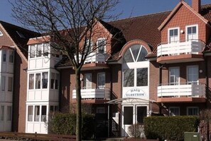 Exterior - Haus Elbstrom Comfortable holiday residence (Cuxhaven)