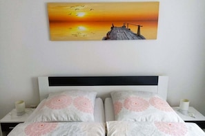 2 bedrooms, free WiFi, bed sheets