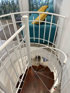 2 slaapkamers, een bureau, een strijkplank/strijkijzer, wifi