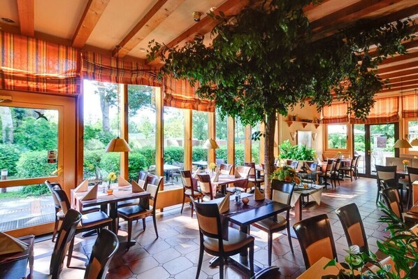 Dining - Holiday House 177 (Seeadler ("Sea Eagle") type). (Fehmarn)