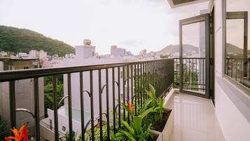 Habitación doble Deluxe, vista a la montaña | Vista del balcón