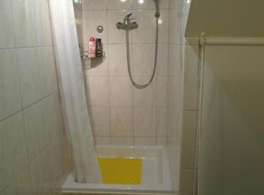 Apartment (One Bedroom apartment with Terrace) | Bathroom | Shower, towels - Apartment Antonio (Bilice)