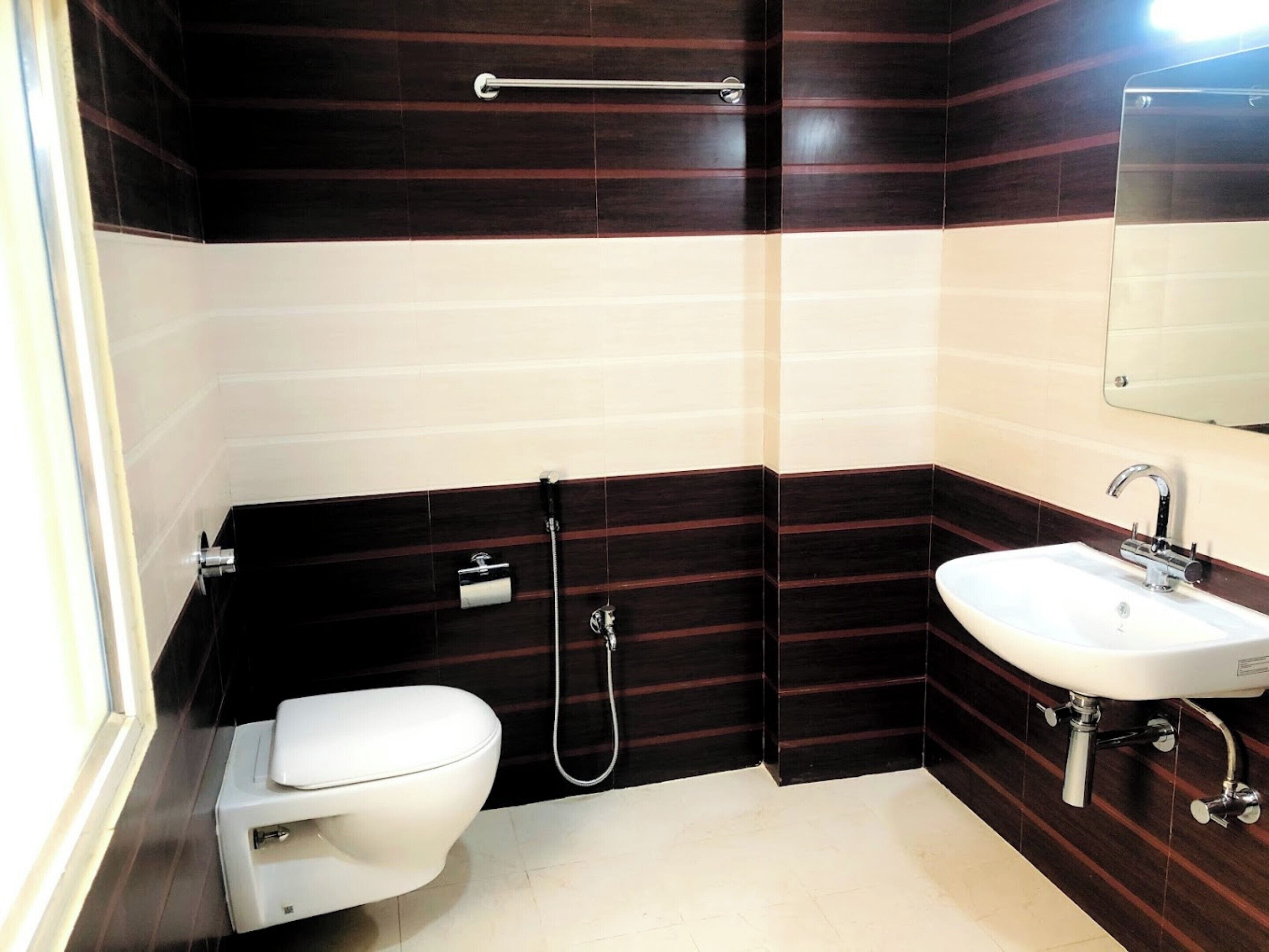 Shower, towels, soap, shampoo