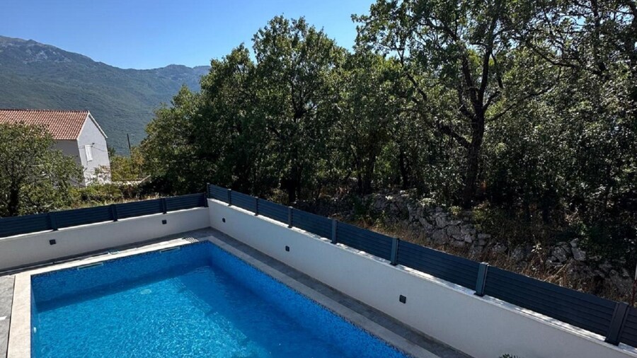 Apartment Ivan With Pool