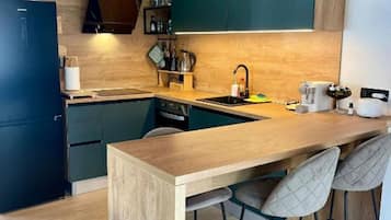 Rumah (Three Bedroom Holiday Home) | Dapur pribadi | Lemari es